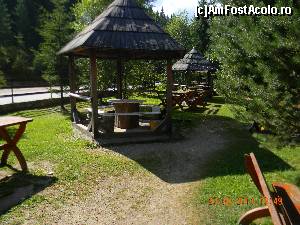 [P10] Cabana Oasa [lacul Oasa] - mese rustice.  » foto by bogumil
 - 
<span class="allrVoted glyphicon glyphicon-heart hidden" id="av672642"></span>
<a class="m-l-10 hidden" id="sv672642" onclick="voting_Foto_DelVot(,672642,10031)" role="button">șterge vot <span class="glyphicon glyphicon-remove"></span></a>
<a id="v9672642" class=" c-red"  onclick="voting_Foto_SetVot(672642)" role="button"><span class="glyphicon glyphicon-heart-empty"></span> <b>LIKE</b> = Votează poza</a> <img class="hidden"  id="f672642W9" src="/imagini/loader.gif" border="0" /><span class="AjErrMes hidden" id="e672642ErM"></span>