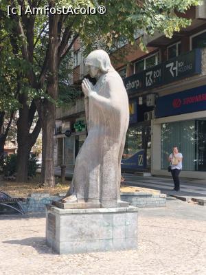 [P16] Statuia Maicii Tereza » foto by fredutza
 - 
<span class="allrVoted glyphicon glyphicon-heart hidden" id="av1500280"></span>
<a class="m-l-10 hidden" id="sv1500280" onclick="voting_Foto_DelVot(,1500280,10053)" role="button">șterge vot <span class="glyphicon glyphicon-remove"></span></a>
<a id="v91500280" class=" c-red"  onclick="voting_Foto_SetVot(1500280)" role="button"><span class="glyphicon glyphicon-heart-empty"></span> <b>LIKE</b> = Votează poza</a> <img class="hidden"  id="f1500280W9" src="/imagini/loader.gif" border="0" /><span class="AjErrMes hidden" id="e1500280ErM"></span>