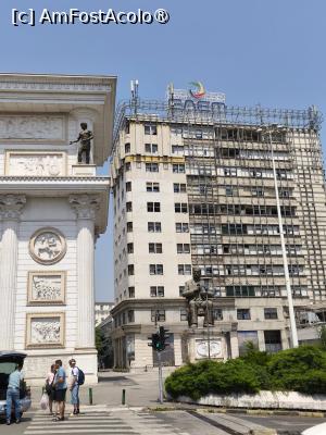 [P35] Arcul de Triumf  ingramadit intre blocuri » foto by fredutza
 - 
<span class="allrVoted glyphicon glyphicon-heart hidden" id="av1500299"></span>
<a class="m-l-10 hidden" id="sv1500299" onclick="voting_Foto_DelVot(,1500299,10053)" role="button">șterge vot <span class="glyphicon glyphicon-remove"></span></a>
<a id="v91500299" class=" c-red"  onclick="voting_Foto_SetVot(1500299)" role="button"><span class="glyphicon glyphicon-heart-empty"></span> <b>LIKE</b> = Votează poza</a> <img class="hidden"  id="f1500299W9" src="/imagini/loader.gif" border="0" /><span class="AjErrMes hidden" id="e1500299ErM"></span>