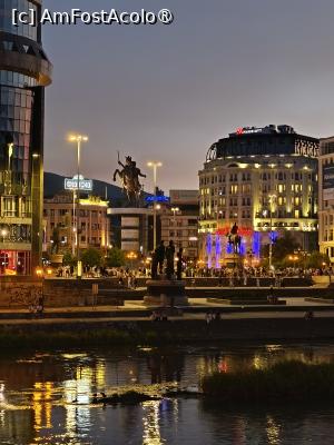 [P52] Turistri in Piața Macedonia » foto by fredutza
 - 
<span class="allrVoted glyphicon glyphicon-heart hidden" id="av1500316"></span>
<a class="m-l-10 hidden" id="sv1500316" onclick="voting_Foto_DelVot(,1500316,10053)" role="button">șterge vot <span class="glyphicon glyphicon-remove"></span></a>
<a id="v91500316" class=" c-red"  onclick="voting_Foto_SetVot(1500316)" role="button"><span class="glyphicon glyphicon-heart-empty"></span> <b>LIKE</b> = Votează poza</a> <img class="hidden"  id="f1500316W9" src="/imagini/loader.gif" border="0" /><span class="AjErrMes hidden" id="e1500316ErM"></span>