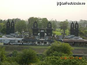[P12] locul unde se se desfasoara spectacolul de balet Ramayana, incredibil de impresionant mai ales noaptea, langa prambanan » foto by andreea72
 - 
<span class="allrVoted glyphicon glyphicon-heart hidden" id="av501762"></span>
<a class="m-l-10 hidden" id="sv501762" onclick="voting_Foto_DelVot(,501762,10069)" role="button">șterge vot <span class="glyphicon glyphicon-remove"></span></a>
<a id="v9501762" class=" c-red"  onclick="voting_Foto_SetVot(501762)" role="button"><span class="glyphicon glyphicon-heart-empty"></span> <b>LIKE</b> = Votează poza</a> <img class="hidden"  id="f501762W9" src="/imagini/loader.gif" border="0" /><span class="AjErrMes hidden" id="e501762ErM"></span>