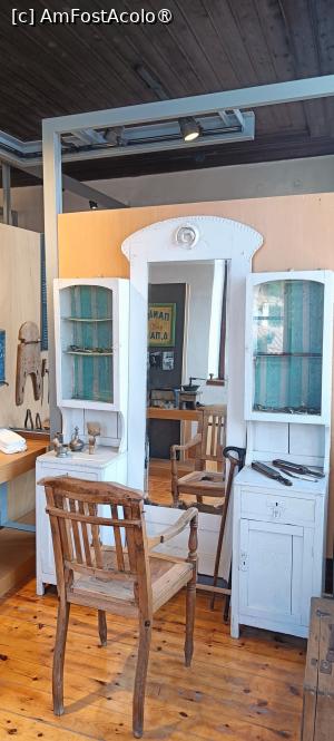 [P07] „Barbershop” - muzeul din Old Nikiti. » foto by tata123 🔱
 - 
<span class="allrVoted glyphicon glyphicon-heart hidden" id="av1501936"></span>
<a class="m-l-10 hidden" id="sv1501936" onclick="voting_Foto_DelVot(,1501936,10079)" role="button">șterge vot <span class="glyphicon glyphicon-remove"></span></a>
<a id="v91501936" class=" c-red"  onclick="voting_Foto_SetVot(1501936)" role="button"><span class="glyphicon glyphicon-heart-empty"></span> <b>LIKE</b> = Votează poza</a> <img class="hidden"  id="f1501936W9" src="/imagini/loader.gif" border="0" /><span class="AjErrMes hidden" id="e1501936ErM"></span>