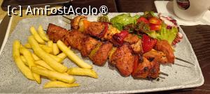 [P12] Frigărui de porc și garnitură. » foto by tata123 🔱
 - 
<span class="allrVoted glyphicon glyphicon-heart hidden" id="av1496841"></span>
<a class="m-l-10 hidden" id="sv1496841" onclick="voting_Foto_DelVot(,1496841,10168)" role="button">șterge vot <span class="glyphicon glyphicon-remove"></span></a>
<a id="v91496841" class=" c-red"  onclick="voting_Foto_SetVot(1496841)" role="button"><span class="glyphicon glyphicon-heart-empty"></span> <b>LIKE</b> = Votează poza</a> <img class="hidden"  id="f1496841W9" src="/imagini/loader.gif" border="0" /><span class="AjErrMes hidden" id="e1496841ErM"></span>