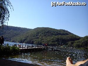 [P01] Pensiunea Mraconia - vedere de pe mica plaja, spre ponton » foto by cristi_an3000
 - 
<span class="allrVoted glyphicon glyphicon-heart hidden" id="av500704"></span>
<a class="m-l-10 hidden" id="sv500704" onclick="voting_Foto_DelVot(,500704,10218)" role="button">șterge vot <span class="glyphicon glyphicon-remove"></span></a>
<a id="v9500704" class=" c-red"  onclick="voting_Foto_SetVot(500704)" role="button"><span class="glyphicon glyphicon-heart-empty"></span> <b>LIKE</b> = Votează poza</a> <img class="hidden"  id="f500704W9" src="/imagini/loader.gif" border="0" /><span class="AjErrMes hidden" id="e500704ErM"></span>