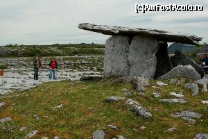 [P23] Tour-iști la Poulnabrone Dolmen » foto by ariciu*
 - 
<span class="allrVoted glyphicon glyphicon-heart hidden" id="av511339"></span>
<a class="m-l-10 hidden" id="sv511339" onclick="voting_Foto_DelVot(,511339,10242)" role="button">șterge vot <span class="glyphicon glyphicon-remove"></span></a>
<a id="v9511339" class=" c-red"  onclick="voting_Foto_SetVot(511339)" role="button"><span class="glyphicon glyphicon-heart-empty"></span> <b>LIKE</b> = Votează poza</a> <img class="hidden"  id="f511339W9" src="/imagini/loader.gif" border="0" /><span class="AjErrMes hidden" id="e511339ErM"></span>