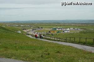 [P30] Vedere spre parcarea de la Cliffs of Moher.  » foto by ariciu*
 - 
<span class="allrVoted glyphicon glyphicon-heart hidden" id="av511346"></span>
<a class="m-l-10 hidden" id="sv511346" onclick="voting_Foto_DelVot(,511346,10242)" role="button">șterge vot <span class="glyphicon glyphicon-remove"></span></a>
<a id="v9511346" class=" c-red"  onclick="voting_Foto_SetVot(511346)" role="button"><span class="glyphicon glyphicon-heart-empty"></span> <b>LIKE</b> = Votează poza</a> <img class="hidden"  id="f511346W9" src="/imagini/loader.gif" border="0" /><span class="AjErrMes hidden" id="e511346ErM"></span>
