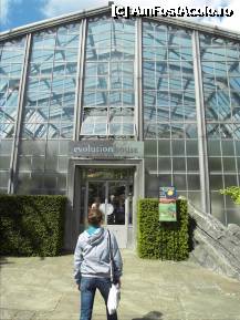 [P40] Evolution House e in spatele The Temperate House. » foto by TraianS
 - 
<span class="allrVoted glyphicon glyphicon-heart hidden" id="av222890"></span>
<a class="m-l-10 hidden" id="sv222890" onclick="voting_Foto_DelVot(,222890,10282)" role="button">șterge vot <span class="glyphicon glyphicon-remove"></span></a>
<a id="v9222890" class=" c-red"  onclick="voting_Foto_SetVot(222890)" role="button"><span class="glyphicon glyphicon-heart-empty"></span> <b>LIKE</b> = Votează poza</a> <img class="hidden"  id="f222890W9" src="/imagini/loader.gif" border="0" /><span class="AjErrMes hidden" id="e222890ErM"></span>