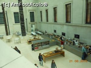 [P07] British Museum - La parter sunt magazine cu suveniruri și cafenele.  » foto by iulianic
 - 
<span class="allrVoted glyphicon glyphicon-heart hidden" id="av810937"></span>
<a class="m-l-10 hidden" id="sv810937" onclick="voting_Foto_DelVot(,810937,10282)" role="button">șterge vot <span class="glyphicon glyphicon-remove"></span></a>
<a id="v9810937" class=" c-red"  onclick="voting_Foto_SetVot(810937)" role="button"><span class="glyphicon glyphicon-heart-empty"></span> <b>LIKE</b> = Votează poza</a> <img class="hidden"  id="f810937W9" src="/imagini/loader.gif" border="0" /><span class="AjErrMes hidden" id="e810937ErM"></span>