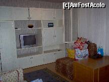 [P03] O parte a camerei din apartamentul ce are terasa in fata lui..... cam in dezordine din cauza bagajelor noastre » foto by hlli
 - 
<span class="allrVoted glyphicon glyphicon-heart hidden" id="av262305"></span>
<a class="m-l-10 hidden" id="sv262305" onclick="voting_Foto_DelVot(,262305,10301)" role="button">șterge vot <span class="glyphicon glyphicon-remove"></span></a>
<a id="v9262305" class=" c-red"  onclick="voting_Foto_SetVot(262305)" role="button"><span class="glyphicon glyphicon-heart-empty"></span> <b>LIKE</b> = Votează poza</a> <img class="hidden"  id="f262305W9" src="/imagini/loader.gif" border="0" /><span class="AjErrMes hidden" id="e262305ErM"></span>