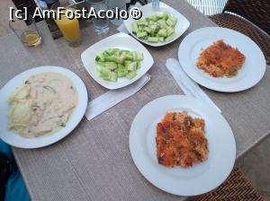 [P01] Mesele se curatau si se dezinfectau dupa fiecare client. » foto by PiticVerde
 - 
<span class="allrVoted glyphicon glyphicon-heart hidden" id="av1266526"></span>
<a class="m-l-10 hidden" id="sv1266526" onclick="voting_Foto_DelVot(,1266526,10319)" role="button">șterge vot <span class="glyphicon glyphicon-remove"></span></a>
<a id="v91266526" class=" c-red"  onclick="voting_Foto_SetVot(1266526)" role="button"><span class="glyphicon glyphicon-heart-empty"></span> <b>LIKE</b> = Votează poza</a> <img class="hidden"  id="f1266526W9" src="/imagini/loader.gif" border="0" /><span class="AjErrMes hidden" id="e1266526ErM"></span>