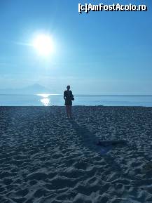 [P12] rasarit de soare in sarti . in fundal muntele athos » foto by nicococo*
 - 
<span class="allrVoted glyphicon glyphicon-heart hidden" id="av324739"></span>
<a class="m-l-10 hidden" id="sv324739" onclick="voting_Foto_DelVot(,324739,10352)" role="button">șterge vot <span class="glyphicon glyphicon-remove"></span></a>
<a id="v9324739" class=" c-red"  onclick="voting_Foto_SetVot(324739)" role="button"><span class="glyphicon glyphicon-heart-empty"></span> <b>LIKE</b> = Votează poza</a> <img class="hidden"  id="f324739W9" src="/imagini/loader.gif" border="0" /><span class="AjErrMes hidden" id="e324739ErM"></span>