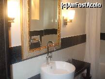 [P04] baie apartament » foto by georgeroiu
 - 
<span class="allrVoted glyphicon glyphicon-heart hidden" id="av262848"></span>
<a class="m-l-10 hidden" id="sv262848" onclick="voting_Foto_DelVot(,262848,10353)" role="button">șterge vot <span class="glyphicon glyphicon-remove"></span></a>
<a id="v9262848" class=" c-red"  onclick="voting_Foto_SetVot(262848)" role="button"><span class="glyphicon glyphicon-heart-empty"></span> <b>LIKE</b> = Votează poza</a> <img class="hidden"  id="f262848W9" src="/imagini/loader.gif" border="0" /><span class="AjErrMes hidden" id="e262848ErM"></span>