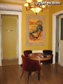 [P18] o masuta din living » foto by boriss007
 - 
<span class="allrVoted glyphicon glyphicon-heart hidden" id="av263821"></span>
<a class="m-l-10 hidden" id="sv263821" onclick="voting_Foto_DelVot(,263821,10367)" role="button">șterge vot <span class="glyphicon glyphicon-remove"></span></a>
<a id="v9263821" class=" c-red"  onclick="voting_Foto_SetVot(263821)" role="button"><span class="glyphicon glyphicon-heart-empty"></span> <b>LIKE</b> = Votează poza</a> <img class="hidden"  id="f263821W9" src="/imagini/loader.gif" border="0" /><span class="AjErrMes hidden" id="e263821ErM"></span>