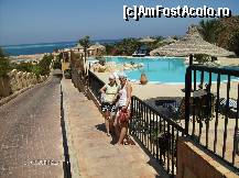 [P13] drumul din receptie spre plaja pe langa piscina » foto by ollympia22
 - 
<span class="allrVoted glyphicon glyphicon-heart hidden" id="av265828"></span>
<a class="m-l-10 hidden" id="sv265828" onclick="voting_Foto_DelVot(,265828,10389)" role="button">șterge vot <span class="glyphicon glyphicon-remove"></span></a>
<a id="v9265828" class=" c-red"  onclick="voting_Foto_SetVot(265828)" role="button"><span class="glyphicon glyphicon-heart-empty"></span> <b>LIKE</b> = Votează poza</a> <img class="hidden"  id="f265828W9" src="/imagini/loader.gif" border="0" /><span class="AjErrMes hidden" id="e265828ErM"></span>