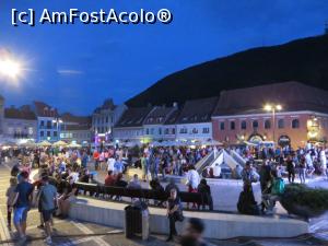 [P02] Aglomerație în Piața Sfatului - Brașov.  » foto by tata123 🔱
 - 
<span class="allrVoted glyphicon glyphicon-heart hidden" id="av884876"></span>
<a class="m-l-10 hidden" id="sv884876" onclick="voting_Foto_DelVot(,884876,10418)" role="button">șterge vot <span class="glyphicon glyphicon-remove"></span></a>
<a id="v9884876" class=" c-red"  onclick="voting_Foto_SetVot(884876)" role="button"><span class="glyphicon glyphicon-heart-empty"></span> <b>LIKE</b> = Votează poza</a> <img class="hidden"  id="f884876W9" src="/imagini/loader.gif" border="0" /><span class="AjErrMes hidden" id="e884876ErM"></span>