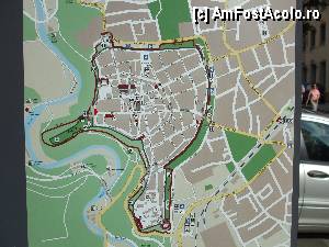 [P06] Unul din panourile cu harta orasului, raspandite prin oras.  » foto by Cristian_h
 - 
<span class="allrVoted glyphicon glyphicon-heart hidden" id="av362221"></span>
<a class="m-l-10 hidden" id="sv362221" onclick="voting_Foto_DelVot(,362221,10426)" role="button">șterge vot <span class="glyphicon glyphicon-remove"></span></a>
<a id="v9362221" class=" c-red"  onclick="voting_Foto_SetVot(362221)" role="button"><span class="glyphicon glyphicon-heart-empty"></span> <b>LIKE</b> = Votează poza</a> <img class="hidden"  id="f362221W9" src="/imagini/loader.gif" border="0" /><span class="AjErrMes hidden" id="e362221ErM"></span>