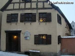 [P53] Vechea casă de meşteşugar, de pe la 1300, astăzi muzeu.  » foto by abancor
 - 
<span class="allrVoted glyphicon glyphicon-heart hidden" id="av386226"></span>
<a class="m-l-10 hidden" id="sv386226" onclick="voting_Foto_DelVot(,386226,10426)" role="button">șterge vot <span class="glyphicon glyphicon-remove"></span></a>
<a id="v9386226" class=" c-red"  onclick="voting_Foto_SetVot(386226)" role="button"><span class="glyphicon glyphicon-heart-empty"></span> <b>LIKE</b> = Votează poza</a> <img class="hidden"  id="f386226W9" src="/imagini/loader.gif" border="0" /><span class="AjErrMes hidden" id="e386226ErM"></span>