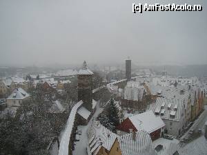 [P06] Din Roederturm urmărim cu privirea zidurile înspre sudul oraşului. Aparent fragile, un îngust separator între case şi exterior, zidurile erau garanţia nopţilor liniştite ale orăşenilor.  » foto by abancor
 - 
<span class="allrVoted glyphicon glyphicon-heart hidden" id="av386179"></span>
<a class="m-l-10 hidden" id="sv386179" onclick="voting_Foto_DelVot(,386179,10426)" role="button">șterge vot <span class="glyphicon glyphicon-remove"></span></a>
<a id="v9386179" class=" c-red"  onclick="voting_Foto_SetVot(386179)" role="button"><span class="glyphicon glyphicon-heart-empty"></span> <b>LIKE</b> = Votează poza</a> <img class="hidden"  id="f386179W9" src="/imagini/loader.gif" border="0" /><span class="AjErrMes hidden" id="e386179ErM"></span>