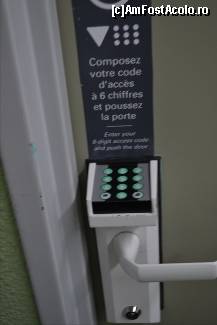 [P08] La usa, se baga codul de 6 cifre si usa se poate deschide.  » foto by TraianS
 - 
<span class="allrVoted glyphicon glyphicon-heart hidden" id="av495768"></span>
<a class="m-l-10 hidden" id="sv495768" onclick="voting_Foto_DelVot(,495768,10445)" role="button">șterge vot <span class="glyphicon glyphicon-remove"></span></a>
<a id="v9495768" class=" c-red"  onclick="voting_Foto_SetVot(495768)" role="button"><span class="glyphicon glyphicon-heart-empty"></span> <b>LIKE</b> = Votează poza</a> <img class="hidden"  id="f495768W9" src="/imagini/loader.gif" border="0" /><span class="AjErrMes hidden" id="e495768ErM"></span>