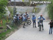 [P12] Grup de motociclisti nemti (enduro) oprind la pensiune pentru o pauza si un o apa » foto by leonmaximilian
 - 
<span class="allrVoted glyphicon glyphicon-heart hidden" id="av272038"></span>
<a class="m-l-10 hidden" id="sv272038" onclick="voting_Foto_DelVot(,272038,10526)" role="button">șterge vot <span class="glyphicon glyphicon-remove"></span></a>
<a id="v9272038" class=" c-red"  onclick="voting_Foto_SetVot(272038)" role="button"><span class="glyphicon glyphicon-heart-empty"></span> <b>LIKE</b> = Votează poza</a> <img class="hidden"  id="f272038W9" src="/imagini/loader.gif" border="0" /><span class="AjErrMes hidden" id="e272038ErM"></span>