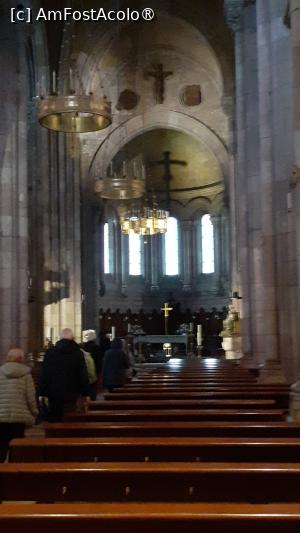 [P14] Nava principală a  basilicii » foto by Mitica49
 - 
<span class="allrVoted glyphicon glyphicon-heart hidden" id="av1422518"></span>
<a class="m-l-10 hidden" id="sv1422518" onclick="voting_Foto_DelVot(,1422518,10554)" role="button">șterge vot <span class="glyphicon glyphicon-remove"></span></a>
<a id="v91422518" class=" c-red"  onclick="voting_Foto_SetVot(1422518)" role="button"><span class="glyphicon glyphicon-heart-empty"></span> <b>LIKE</b> = Votează poza</a> <img class="hidden"  id="f1422518W9" src="/imagini/loader.gif" border="0" /><span class="AjErrMes hidden" id="e1422518ErM"></span>