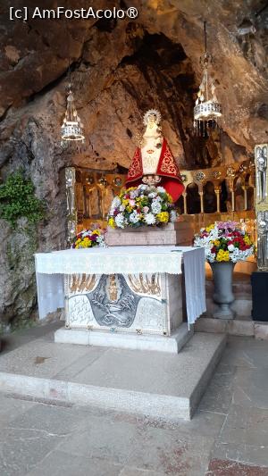 [P02] Statuia Sfintei Fecioare din Sf&acirc;nta Grotă » foto by Mitica49
 - 
<span class="allrVoted glyphicon glyphicon-heart hidden" id="av1422506"></span>
<a class="m-l-10 hidden" id="sv1422506" onclick="voting_Foto_DelVot(,1422506,10554)" role="button">șterge vot <span class="glyphicon glyphicon-remove"></span></a>
<a id="v91422506" class=" c-red"  onclick="voting_Foto_SetVot(1422506)" role="button"><span class="glyphicon glyphicon-heart-empty"></span> <b>LIKE</b> = Votează poza</a> <img class="hidden"  id="f1422506W9" src="/imagini/loader.gif" border="0" /><span class="AjErrMes hidden" id="e1422506ErM"></span>