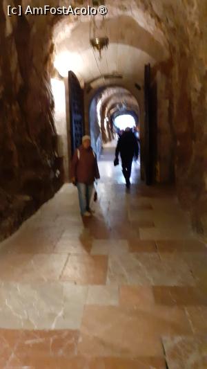 [P07] Hol care duce la Sf&acirc;nta Grotă » foto by Mitica49
 - 
<span class="allrVoted glyphicon glyphicon-heart hidden" id="av1422511"></span>
<a class="m-l-10 hidden" id="sv1422511" onclick="voting_Foto_DelVot(,1422511,10554)" role="button">șterge vot <span class="glyphicon glyphicon-remove"></span></a>
<a id="v91422511" class=" c-red"  onclick="voting_Foto_SetVot(1422511)" role="button"><span class="glyphicon glyphicon-heart-empty"></span> <b>LIKE</b> = Votează poza</a> <img class="hidden"  id="f1422511W9" src="/imagini/loader.gif" border="0" /><span class="AjErrMes hidden" id="e1422511ErM"></span>