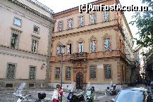 [P05] Casa Manzoni, Piazza Belgioioso, via Morone -Milano » foto by timis
 - 
<span class="allrVoted glyphicon glyphicon-heart hidden" id="av412032"></span>
<a class="m-l-10 hidden" id="sv412032" onclick="voting_Foto_DelVot(,412032,10578)" role="button">șterge vot <span class="glyphicon glyphicon-remove"></span></a>
<a id="v9412032" class=" c-red"  onclick="voting_Foto_SetVot(412032)" role="button"><span class="glyphicon glyphicon-heart-empty"></span> <b>LIKE</b> = Votează poza</a> <img class="hidden"  id="f412032W9" src="/imagini/loader.gif" border="0" /><span class="AjErrMes hidden" id="e412032ErM"></span>