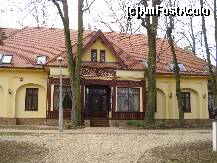 [P12] villa hotel » foto by Alb
 - 
<span class="allrVoted glyphicon glyphicon-heart hidden" id="av275943"></span>
<a class="m-l-10 hidden" id="sv275943" onclick="voting_Foto_DelVot(,275943,10600)" role="button">șterge vot <span class="glyphicon glyphicon-remove"></span></a>
<a id="v9275943" class=" c-red"  onclick="voting_Foto_SetVot(275943)" role="button"><span class="glyphicon glyphicon-heart-empty"></span> <b>LIKE</b> = Votează poza</a> <img class="hidden"  id="f275943W9" src="/imagini/loader.gif" border="0" /><span class="AjErrMes hidden" id="e275943ErM"></span>