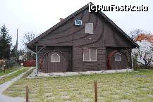 [P02] poza din spatele pensiunii ,se vad butoaiele transformate in camere! » foto by mihailescu
 - 
<span class="allrVoted glyphicon glyphicon-heart hidden" id="av276711"></span>
<a class="m-l-10 hidden" id="sv276711" onclick="voting_Foto_DelVot(,276711,10618)" role="button">șterge vot <span class="glyphicon glyphicon-remove"></span></a>
<a id="v9276711" class=" c-red"  onclick="voting_Foto_SetVot(276711)" role="button"><span class="glyphicon glyphicon-heart-empty"></span> <b>LIKE</b> = Votează poza</a> <img class="hidden"  id="f276711W9" src="/imagini/loader.gif" border="0" /><span class="AjErrMes hidden" id="e276711ErM"></span>