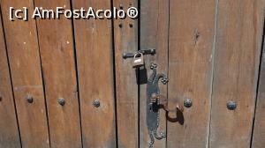 [P05] Uite si lacatul de pe poarta castelului. Frumos... nu?  » foto by cosstti
 - 
<span class="allrVoted glyphicon glyphicon-heart hidden" id="av960775"></span>
<a class="m-l-10 hidden" id="sv960775" onclick="voting_Foto_DelVot(,960775,10621)" role="button">șterge vot <span class="glyphicon glyphicon-remove"></span></a>
<a id="v9960775" class=" c-red"  onclick="voting_Foto_SetVot(960775)" role="button"><span class="glyphicon glyphicon-heart-empty"></span> <b>LIKE</b> = Votează poza</a> <img class="hidden"  id="f960775W9" src="/imagini/loader.gif" border="0" /><span class="AjErrMes hidden" id="e960775ErM"></span>