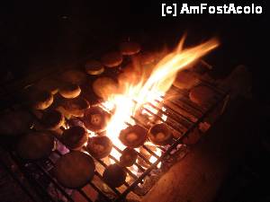 [P21] Se lasa seara, dar festinul culinar inca nu s-a terminat, la munte ti-e mereu foame...  » foto by dorgo
 - 
<span class="allrVoted glyphicon glyphicon-heart hidden" id="av469036"></span>
<a class="m-l-10 hidden" id="sv469036" onclick="voting_Foto_DelVot(,469036,10621)" role="button">șterge vot <span class="glyphicon glyphicon-remove"></span></a>
<a id="v9469036" class=" c-red"  onclick="voting_Foto_SetVot(469036)" role="button"><span class="glyphicon glyphicon-heart-empty"></span> <b>LIKE</b> = Votează poza</a> <img class="hidden"  id="f469036W9" src="/imagini/loader.gif" border="0" /><span class="AjErrMes hidden" id="e469036ErM"></span>