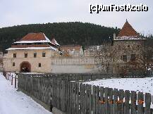 [P01] Castelul din Lăzarea (Depresiunea Giurgeului) - Bastionul central şi Turnul din sud-est. » foto by Qvadratvus
 - 
<span class="allrVoted glyphicon glyphicon-heart hidden" id="av285513"></span>
<a class="m-l-10 hidden" id="sv285513" onclick="voting_Foto_DelVot(,285513,10621)" role="button">șterge vot <span class="glyphicon glyphicon-remove"></span></a>
<a id="v9285513" class=" c-red"  onclick="voting_Foto_SetVot(285513)" role="button"><span class="glyphicon glyphicon-heart-empty"></span> <b>LIKE</b> = Votează poza</a> <img class="hidden"  id="f285513W9" src="/imagini/loader.gif" border="0" /><span class="AjErrMes hidden" id="e285513ErM"></span>