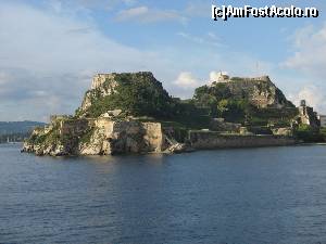 [P12] Corfu Town vazut de pe mare » foto by vlado2
 - 
<span class="allrVoted glyphicon glyphicon-heart hidden" id="av575607"></span>
<a class="m-l-10 hidden" id="sv575607" onclick="voting_Foto_DelVot(,575607,10697)" role="button">șterge vot <span class="glyphicon glyphicon-remove"></span></a>
<a id="v9575607" class=" c-red"  onclick="voting_Foto_SetVot(575607)" role="button"><span class="glyphicon glyphicon-heart-empty"></span> <b>LIKE</b> = Votează poza</a> <img class="hidden"  id="f575607W9" src="/imagini/loader.gif" border="0" /><span class="AjErrMes hidden" id="e575607ErM"></span>