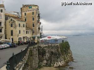 [P21] La plinbare prin Corfu Town » foto by vlado2
 - 
<span class="allrVoted glyphicon glyphicon-heart hidden" id="av575616"></span>
<a class="m-l-10 hidden" id="sv575616" onclick="voting_Foto_DelVot(,575616,10697)" role="button">șterge vot <span class="glyphicon glyphicon-remove"></span></a>
<a id="v9575616" class=" c-red"  onclick="voting_Foto_SetVot(575616)" role="button"><span class="glyphicon glyphicon-heart-empty"></span> <b>LIKE</b> = Votează poza</a> <img class="hidden"  id="f575616W9" src="/imagini/loader.gif" border="0" /><span class="AjErrMes hidden" id="e575616ErM"></span>