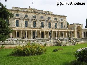 [P04] Palatul Sfantilor Mihail si Gheorghe - Corfu Town » foto by vlado2
 - 
<span class="allrVoted glyphicon glyphicon-heart hidden" id="av575599"></span>
<a class="m-l-10 hidden" id="sv575599" onclick="voting_Foto_DelVot(,575599,10697)" role="button">șterge vot <span class="glyphicon glyphicon-remove"></span></a>
<a id="v9575599" class=" c-red"  onclick="voting_Foto_SetVot(575599)" role="button"><span class="glyphicon glyphicon-heart-empty"></span> <b>LIKE</b> = Votează poza</a> <img class="hidden"  id="f575599W9" src="/imagini/loader.gif" border="0" /><span class="AjErrMes hidden" id="e575599ErM"></span>