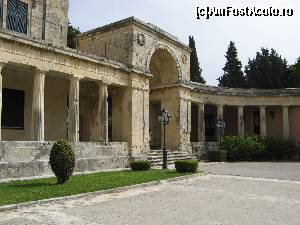 [P06] Palatul Sfantilor Mihail si Gheorghe - Corfu Town » foto by vlado2
 - 
<span class="allrVoted glyphicon glyphicon-heart hidden" id="av575601"></span>
<a class="m-l-10 hidden" id="sv575601" onclick="voting_Foto_DelVot(,575601,10697)" role="button">șterge vot <span class="glyphicon glyphicon-remove"></span></a>
<a id="v9575601" class=" c-red"  onclick="voting_Foto_SetVot(575601)" role="button"><span class="glyphicon glyphicon-heart-empty"></span> <b>LIKE</b> = Votează poza</a> <img class="hidden"  id="f575601W9" src="/imagini/loader.gif" border="0" /><span class="AjErrMes hidden" id="e575601ErM"></span>
