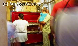 [P22] Racla cu moaştele Sfintei Teodora, împărăteasa Bizanţului. După moartea soţului ei care împărtăşea opinii divergente în privinţa cultului icoanelor, prin convocarea în 843 a unui Sinod, s-a revenit la tradiţia venerării icoanelor.  » foto by Lucien
 - 
<span class="allrVoted glyphicon glyphicon-heart hidden" id="av747212"></span>
<a class="m-l-10 hidden" id="sv747212" onclick="voting_Foto_DelVot(,747212,10697)" role="button">șterge vot <span class="glyphicon glyphicon-remove"></span></a>
<a id="v9747212" class=" c-red"  onclick="voting_Foto_SetVot(747212)" role="button"><span class="glyphicon glyphicon-heart-empty"></span> <b>LIKE</b> = Votează poza</a> <img class="hidden"  id="f747212W9" src="/imagini/loader.gif" border="0" /><span class="AjErrMes hidden" id="e747212ErM"></span>