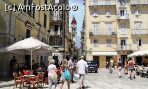 [P03] Turnul-clopotniţă al Bisericii Sfântu Spiridon văzut dinspre Liston. De aici începe şi labirintul de străduţe transformat în bazar turistic.  » foto by Lucien
 - 
<span class="allrVoted glyphicon glyphicon-heart hidden" id="av747193"></span>
<a class="m-l-10 hidden" id="sv747193" onclick="voting_Foto_DelVot(,747193,10697)" role="button">șterge vot <span class="glyphicon glyphicon-remove"></span></a>
<a id="v9747193" class=" c-red"  onclick="voting_Foto_SetVot(747193)" role="button"><span class="glyphicon glyphicon-heart-empty"></span> <b>LIKE</b> = Votează poza</a> <img class="hidden"  id="f747193W9" src="/imagini/loader.gif" border="0" /><span class="AjErrMes hidden" id="e747193ErM"></span>