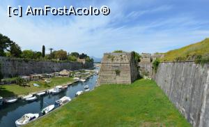 [P13] Canalul artificial dintre fort și Esplanada.  » foto by Ioan Raita
 - 
<span class="allrVoted glyphicon glyphicon-heart hidden" id="av743708"></span>
<a class="m-l-10 hidden" id="sv743708" onclick="voting_Foto_DelVot(,743708,10697)" role="button">șterge vot <span class="glyphicon glyphicon-remove"></span></a>
<a id="v9743708" class=" c-red"  onclick="voting_Foto_SetVot(743708)" role="button"><span class="glyphicon glyphicon-heart-empty"></span> <b>LIKE</b> = Votează poza</a> <img class="hidden"  id="f743708W9" src="/imagini/loader.gif" border="0" /><span class="AjErrMes hidden" id="e743708ErM"></span>