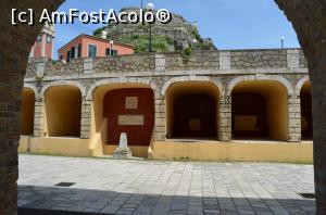 [P15] Partea superioară a fortului, văzută din portalul de sub clădirea arhivelor și a bibliotecii municipale.  » foto by Ioan Raita
 - 
<span class="allrVoted glyphicon glyphicon-heart hidden" id="av743710"></span>
<a class="m-l-10 hidden" id="sv743710" onclick="voting_Foto_DelVot(,743710,10697)" role="button">șterge vot <span class="glyphicon glyphicon-remove"></span></a>
<a id="v9743710" class=" c-red"  onclick="voting_Foto_SetVot(743710)" role="button"><span class="glyphicon glyphicon-heart-empty"></span> <b>LIKE</b> = Votează poza</a> <img class="hidden"  id="f743710W9" src="/imagini/loader.gif" border="0" /><span class="AjErrMes hidden" id="e743710ErM"></span>