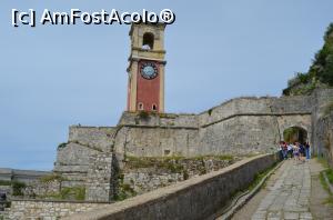 [P20] Aleea de urcare spre partea superioară a fortului și Turnul cu ceas.  » foto by Ioan Raita
 - 
<span class="allrVoted glyphicon glyphicon-heart hidden" id="av743717"></span>
<a class="m-l-10 hidden" id="sv743717" onclick="voting_Foto_DelVot(,743717,10697)" role="button">șterge vot <span class="glyphicon glyphicon-remove"></span></a>
<a id="v9743717" class=" c-red"  onclick="voting_Foto_SetVot(743717)" role="button"><span class="glyphicon glyphicon-heart-empty"></span> <b>LIKE</b> = Votează poza</a> <img class="hidden"  id="f743717W9" src="/imagini/loader.gif" border="0" /><span class="AjErrMes hidden" id="e743717ErM"></span>