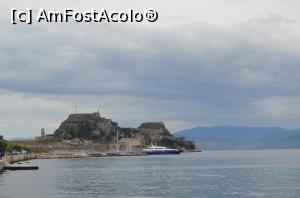 [P28] Latura sudică a fortului, văzută de pe țărmul Golfului Garitsa.  » foto by Ioan Raita
 - 
<span class="allrVoted glyphicon glyphicon-heart hidden" id="av743726"></span>
<a class="m-l-10 hidden" id="sv743726" onclick="voting_Foto_DelVot(,743726,10697)" role="button">șterge vot <span class="glyphicon glyphicon-remove"></span></a>
<a id="v9743726" class=" c-red"  onclick="voting_Foto_SetVot(743726)" role="button"><span class="glyphicon glyphicon-heart-empty"></span> <b>LIKE</b> = Votează poza</a> <img class="hidden"  id="f743726W9" src="/imagini/loader.gif" border="0" /><span class="AjErrMes hidden" id="e743726ErM"></span>