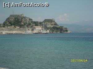 [P02] Fortul din Corfu. Clădirea în formă de templu este Biserica Sf. Gheorghe.  » foto by puiutea
 - 
<span class="allrVoted glyphicon glyphicon-heart hidden" id="av848489"></span>
<a class="m-l-10 hidden" id="sv848489" onclick="voting_Foto_DelVot(,848489,10697)" role="button">șterge vot <span class="glyphicon glyphicon-remove"></span></a>
<a id="v9848489" class=" c-red"  onclick="voting_Foto_SetVot(848489)" role="button"><span class="glyphicon glyphicon-heart-empty"></span> <b>LIKE</b> = Votează poza</a> <img class="hidden"  id="f848489W9" src="/imagini/loader.gif" border="0" /><span class="AjErrMes hidden" id="e848489ErM"></span>