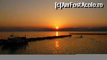 [P24] in sfarsit rasare soarele chiar cand urcam pe ferry » foto by deliutza27
 - 
<span class="allrVoted glyphicon glyphicon-heart hidden" id="av189474"></span>
<a class="m-l-10 hidden" id="sv189474" onclick="voting_Foto_DelVot(,189474,10699)" role="button">șterge vot <span class="glyphicon glyphicon-remove"></span></a>
<a id="v9189474" class=" c-red"  onclick="voting_Foto_SetVot(189474)" role="button"><span class="glyphicon glyphicon-heart-empty"></span> <b>LIKE</b> = Votează poza</a> <img class="hidden"  id="f189474W9" src="/imagini/loader.gif" border="0" /><span class="AjErrMes hidden" id="e189474ErM"></span>