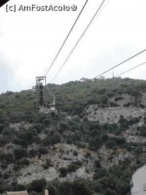 [P06] Stânca văzută de la bază și telecabina care ne va duce până în vârf » foto by RoxanaGRS
 - 
<span class="allrVoted glyphicon glyphicon-heart hidden" id="av946712"></span>
<a class="m-l-10 hidden" id="sv946712" onclick="voting_Foto_DelVot(,946712,10713)" role="button">șterge vot <span class="glyphicon glyphicon-remove"></span></a>
<a id="v9946712" class=" c-red"  onclick="voting_Foto_SetVot(946712)" role="button"><span class="glyphicon glyphicon-heart-empty"></span> <b>LIKE</b> = Votează poza</a> <img class="hidden"  id="f946712W9" src="/imagini/loader.gif" border="0" /><span class="AjErrMes hidden" id="e946712ErM"></span>