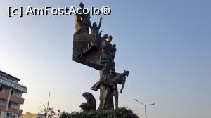 [P05] Tarihe Saygi Parki, Kilitbahir, Çanakkale » foto by webSorin
 - 
<span class="allrVoted glyphicon glyphicon-heart hidden" id="av1038761"></span>
<a class="m-l-10 hidden" id="sv1038761" onclick="voting_Foto_DelVot(,1038761,10714)" role="button">șterge vot <span class="glyphicon glyphicon-remove"></span></a>
<a id="v91038761" class=" c-red"  onclick="voting_Foto_SetVot(1038761)" role="button"><span class="glyphicon glyphicon-heart-empty"></span> <b>LIKE</b> = Votează poza</a> <img class="hidden"  id="f1038761W9" src="/imagini/loader.gif" border="0" /><span class="AjErrMes hidden" id="e1038761ErM"></span>