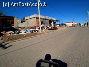 [P03] Garage sale, pe strada in Harran.  » foto by webSorin
 - 
<span class="allrVoted glyphicon glyphicon-heart hidden" id="av1047537"></span>
<a class="m-l-10 hidden" id="sv1047537" onclick="voting_Foto_DelVot(,1047537,10714)" role="button">șterge vot <span class="glyphicon glyphicon-remove"></span></a>
<a id="v91047537" class=" c-red"  onclick="voting_Foto_SetVot(1047537)" role="button"><span class="glyphicon glyphicon-heart-empty"></span> <b>LIKE</b> = Votează poza</a> <img class="hidden"  id="f1047537W9" src="/imagini/loader.gif" border="0" /><span class="AjErrMes hidden" id="e1047537ErM"></span>