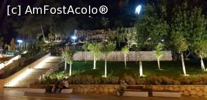 [P20] La baza dealului din centrul orasului. " Fotbalistul/cantaretul" luminos pare de neclintit!  » foto by Bujie
 - 
<span class="allrVoted glyphicon glyphicon-heart hidden" id="av1087864"></span>
<a class="m-l-10 hidden" id="sv1087864" onclick="voting_Foto_DelVot(,1087864,10714)" role="button">șterge vot <span class="glyphicon glyphicon-remove"></span></a>
<a id="v91087864" class=" c-red"  onclick="voting_Foto_SetVot(1087864)" role="button"><span class="glyphicon glyphicon-heart-empty"></span> <b>LIKE</b> = Votează poza</a> <img class="hidden"  id="f1087864W9" src="/imagini/loader.gif" border="0" /><span class="AjErrMes hidden" id="e1087864ErM"></span>