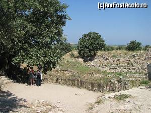 [P28] Centrul sitului istoric de la Troia, inca insuficient excavat pentru a arata marimea anticei cetati.  » foto by calatorul
 - 
<span class="allrVoted glyphicon glyphicon-heart hidden" id="av563582"></span>
<a class="m-l-10 hidden" id="sv563582" onclick="voting_Foto_DelVot(,563582,10714)" role="button">șterge vot <span class="glyphicon glyphicon-remove"></span></a>
<a id="v9563582" class=" c-red"  onclick="voting_Foto_SetVot(563582)" role="button"><span class="glyphicon glyphicon-heart-empty"></span> <b>LIKE</b> = Votează poza</a> <img class="hidden"  id="f563582W9" src="/imagini/loader.gif" border="0" /><span class="AjErrMes hidden" id="e563582ErM"></span>